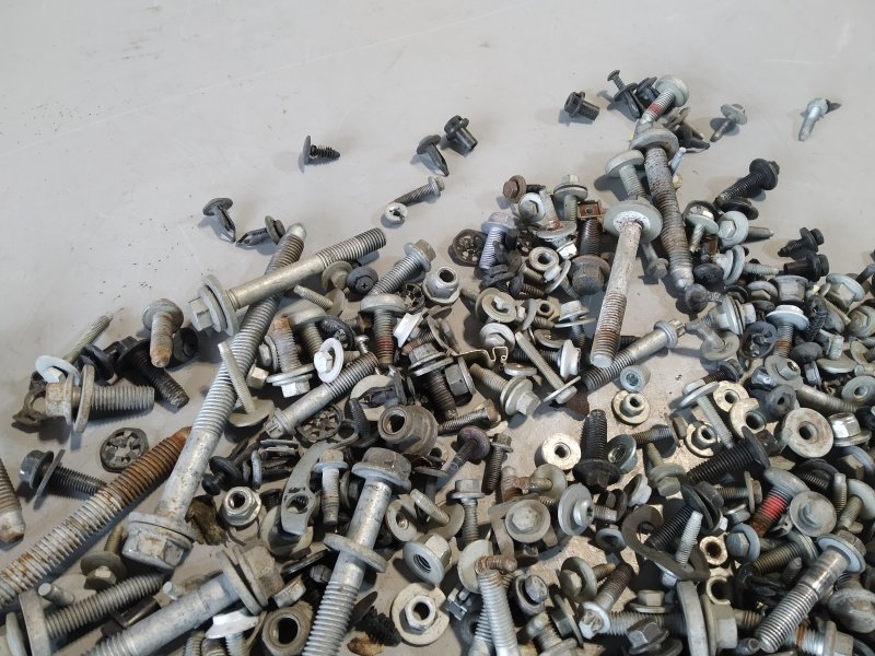 болты, 2360 рублей, Санкт-Петербург