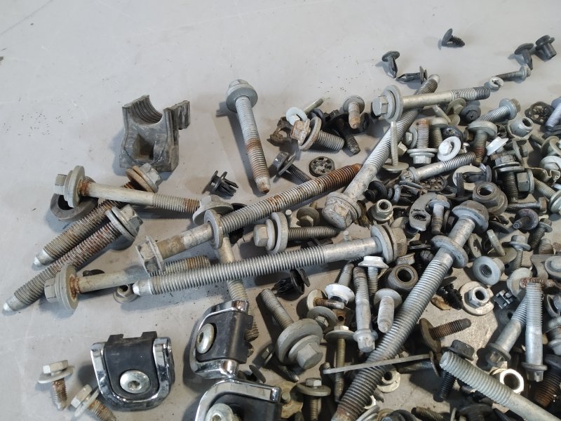 болты, 2360 рублей, Санкт-Петербург