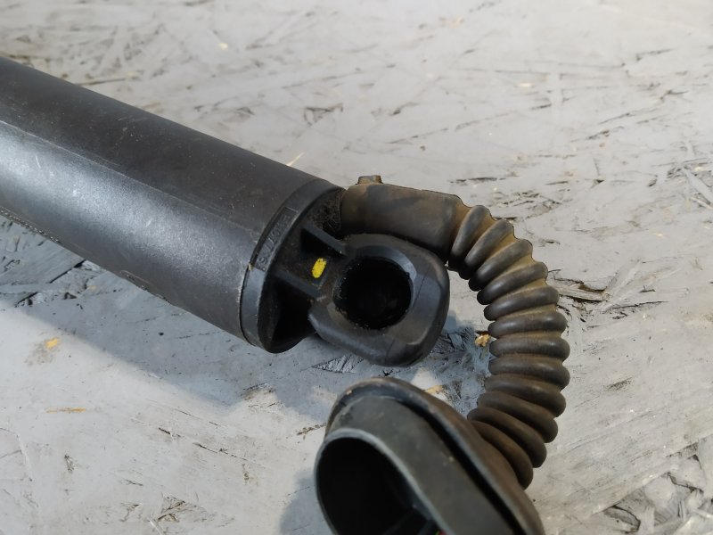 амортизатор багажника, 16815 рублей, Санкт-Петербург