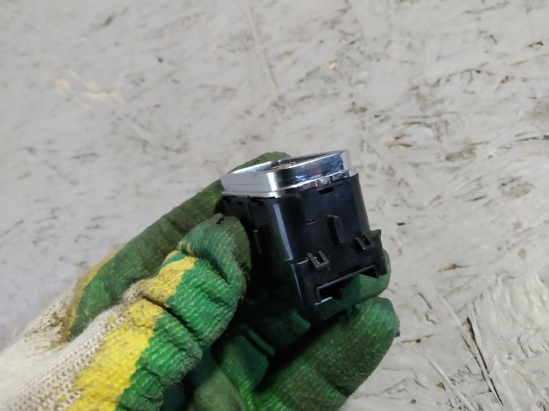 кнопка крышки багажника, 2350 рублей, Санкт-Петербург