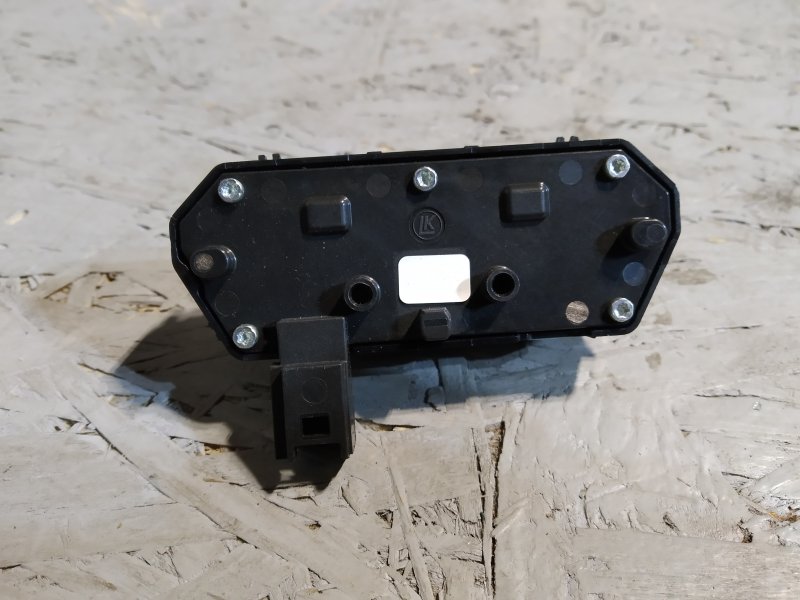 Кнопка подогрева сиденья, 1670 рублей, Санкт-Петербург