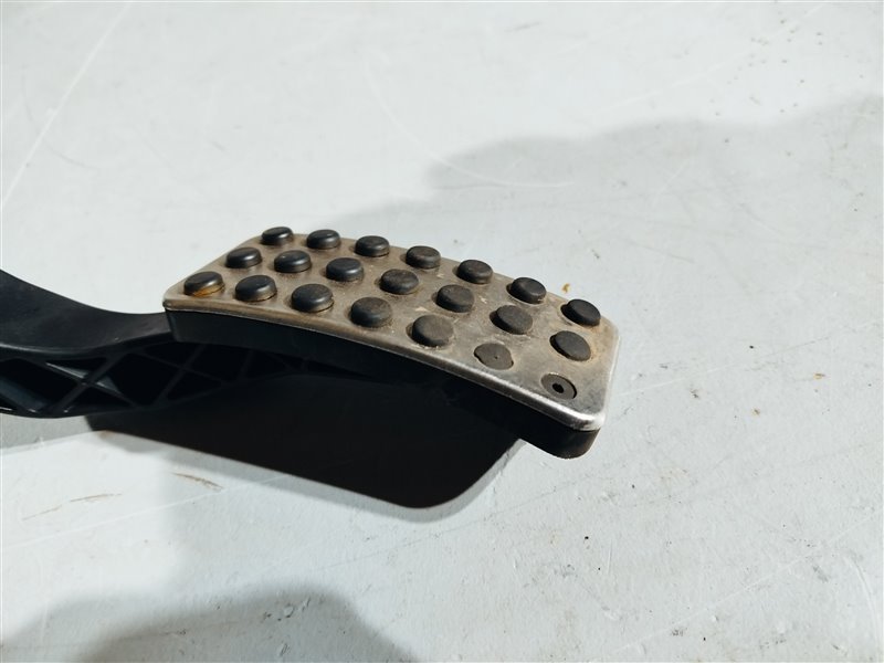 педаль газа, 2300 рублей, Санкт-Петербург