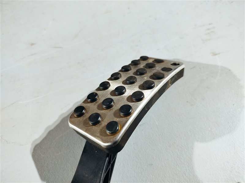 педаль газа, 2300 рублей, Санкт-Петербург