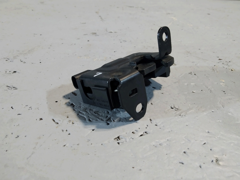 замок капота, 2315 рублей, Санкт-Петербург