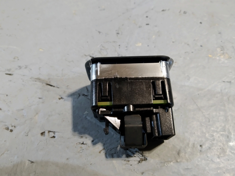 кнопка крышки багажника, 765 рублей, Санкт-Петербург