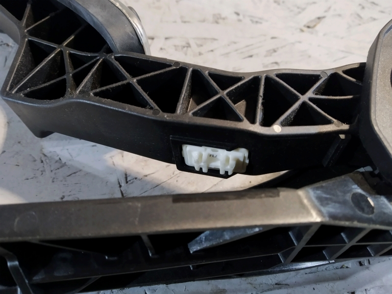 педаль газа, 3065 рублей, Санкт-Петербург