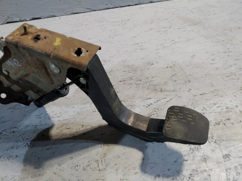 педаль сцепления, 2825 рублей, Санкт-Петербург