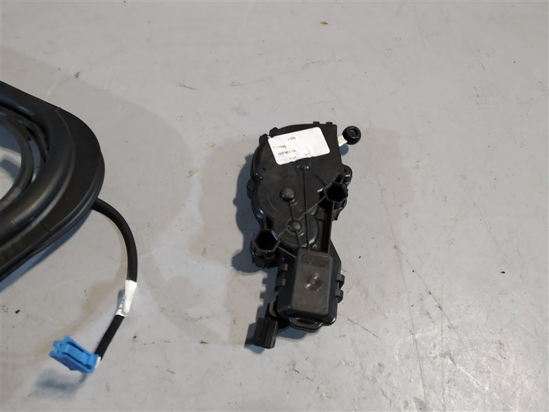 стекло кузовное, 4540 рублей, Санкт-Петербург