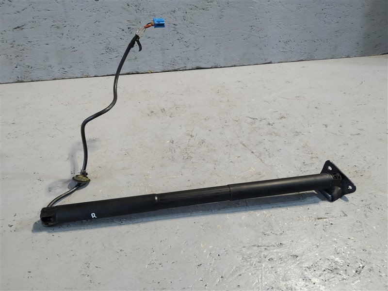 амортизатор багажника, 11200 рублей, Санкт-Петербург