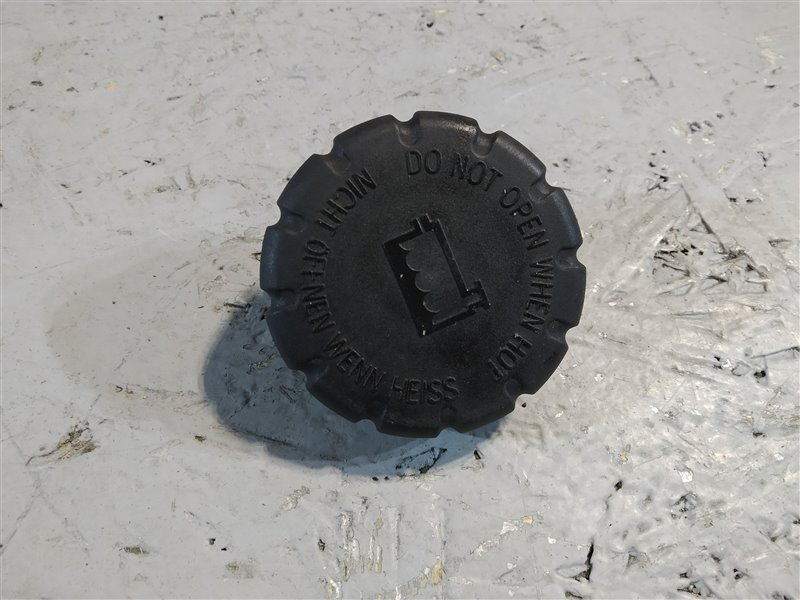 крышка расширительного бачка, 1000 рублей, Санкт-Петербург