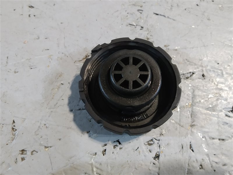 крышка расширительного бачка, 1000 рублей, Санкт-Петербург