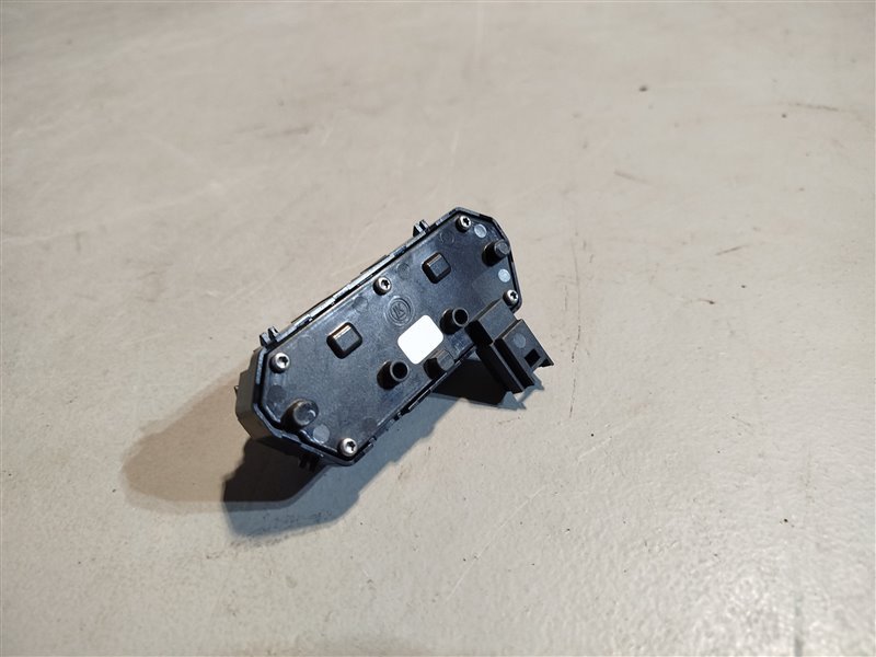 Кнопка подогрева сиденья, 2795 рублей, Санкт-Петербург