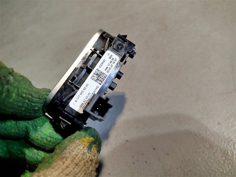 Кнопка подогрева сиденья, 2795 рублей, Санкт-Петербург