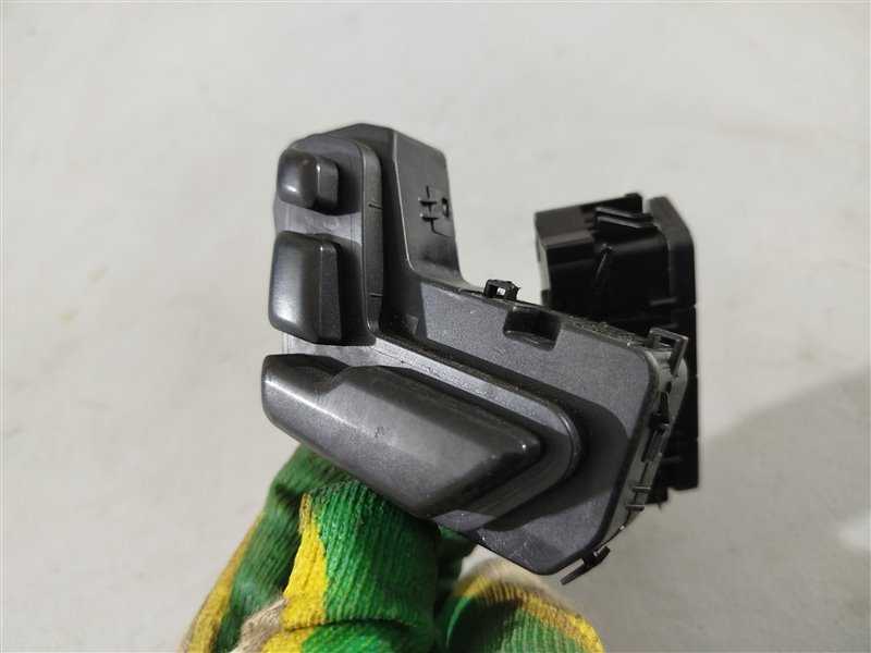 кнопки управления сиденьем, 2085 рублей, Санкт-Петербург