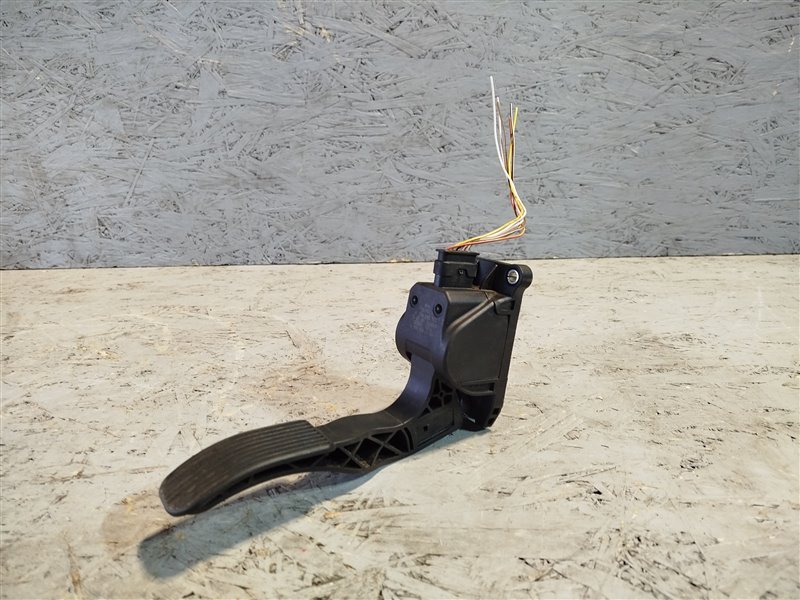 педаль газа, 1715 рублей, Санкт-Петербург