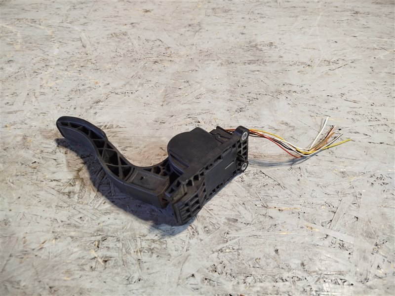 педаль газа, 1715 рублей, Санкт-Петербург