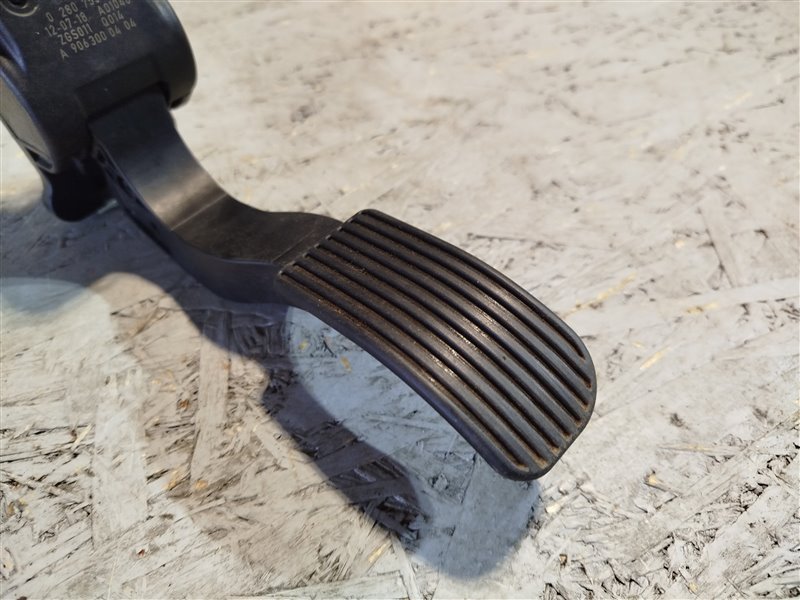 педаль газа, 1715 рублей, Санкт-Петербург