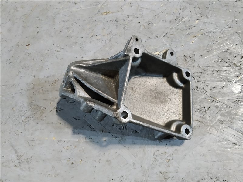 кронштейн двигателя, 1590 рублей, Санкт-Петербург