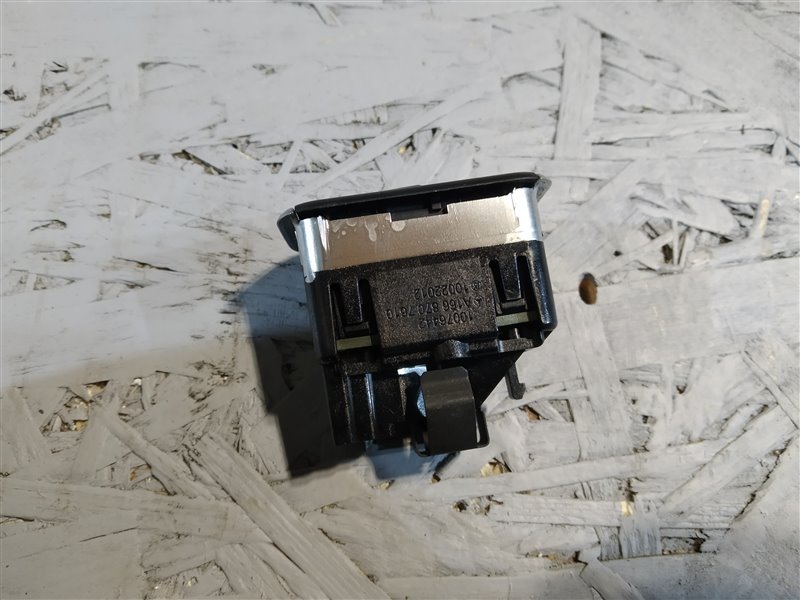 кнопка крышки багажника, 890 рублей, Санкт-Петербург