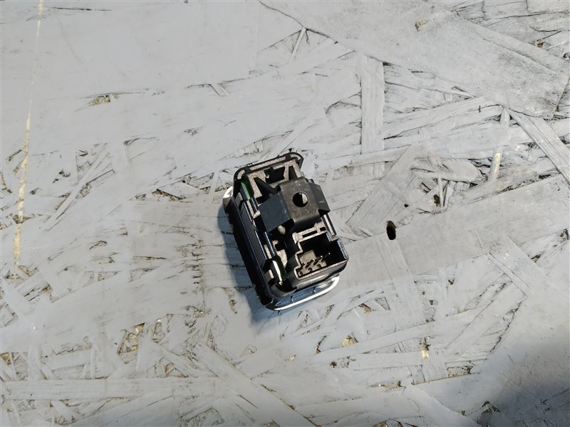 кнопка крышки багажника, 890 рублей, Санкт-Петербург