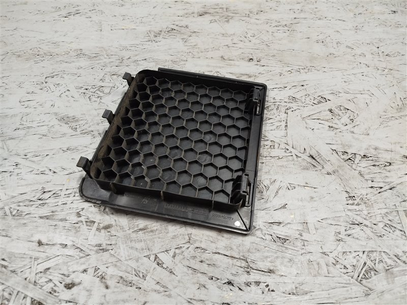 Крышка аккумулятора, 1475 рублей, Санкт-Петербург