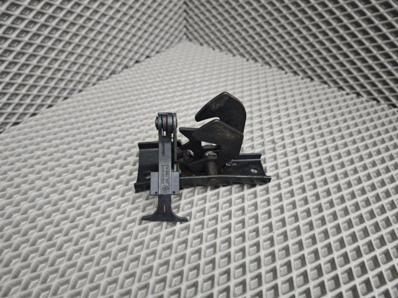 крюк капота, 1130 рублей, Санкт-Петербург