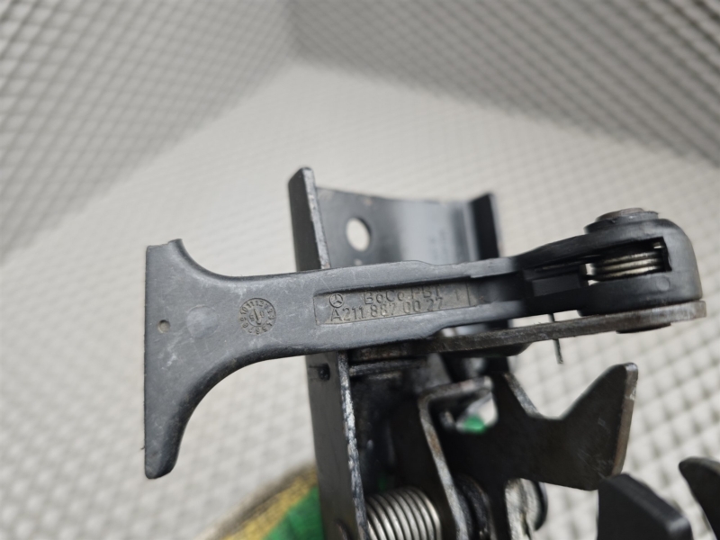 крюк капота, 1415 рублей, Санкт-Петербург