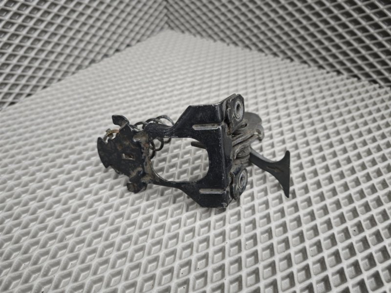 крюк капота, 1130 рублей, Санкт-Петербург