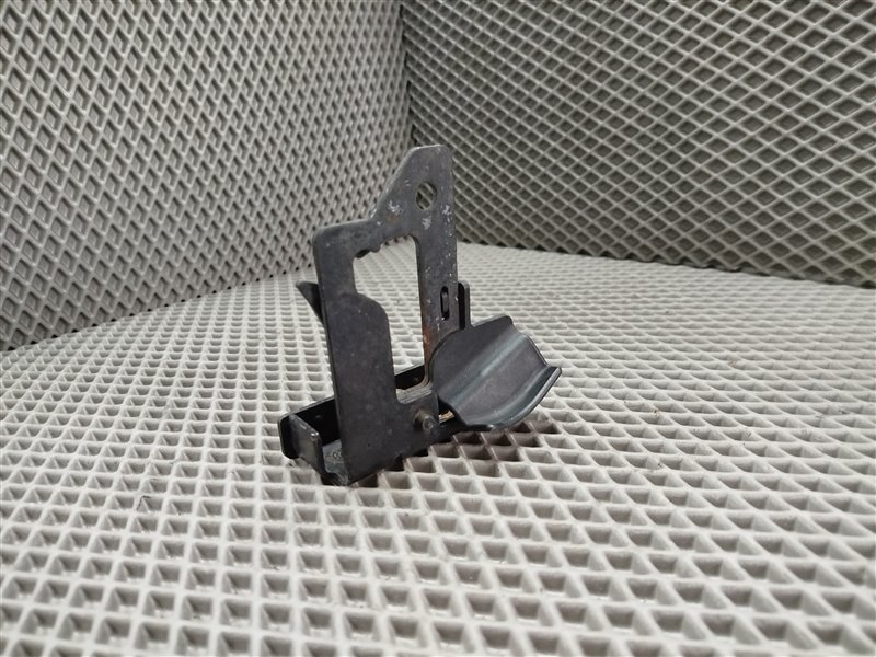 крюк капота, 1480 рублей, Санкт-Петербург