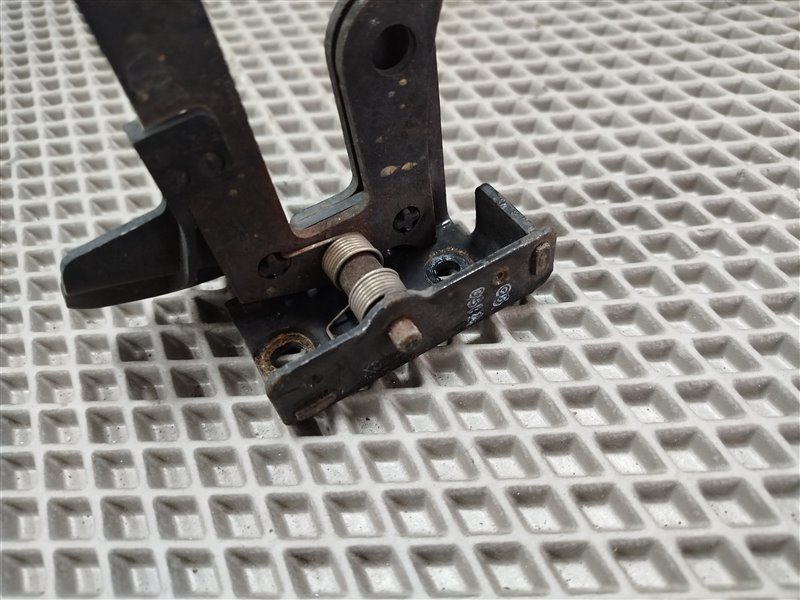 крюк капота, 1480 рублей, Санкт-Петербург