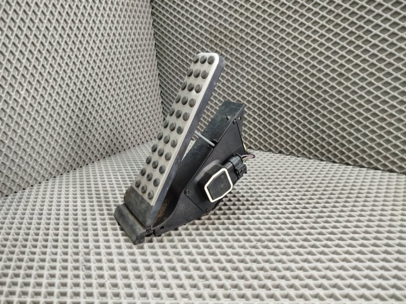 педаль газа, 1800 рублей, Санкт-Петербург