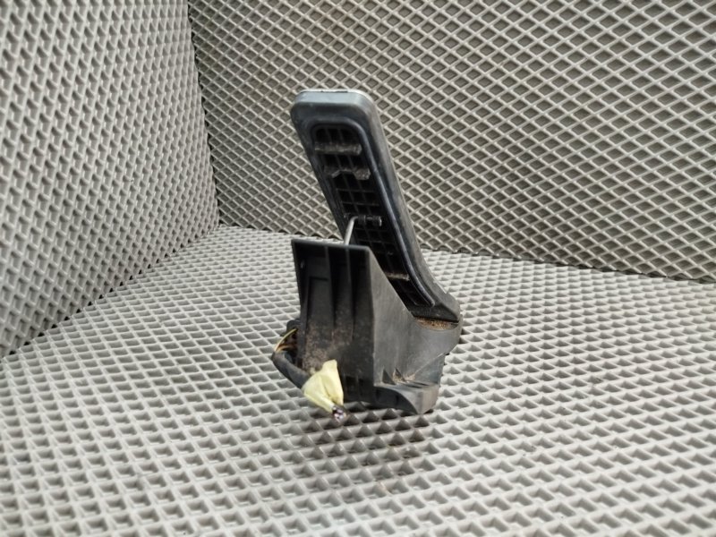 педаль газа, 1800 рублей, Санкт-Петербург