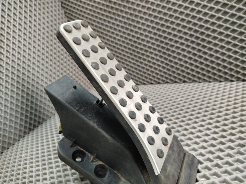 педаль газа, 1800 рублей, Санкт-Петербург