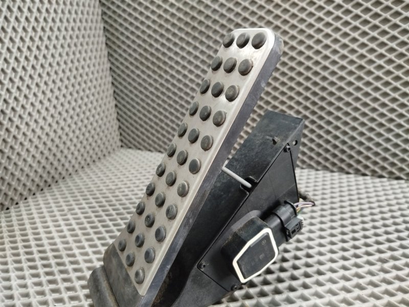 педаль газа, 1800 рублей, Санкт-Петербург