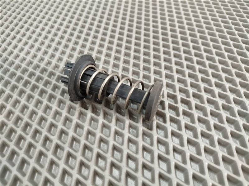 пружина капота, 1385 рублей, Санкт-Петербург