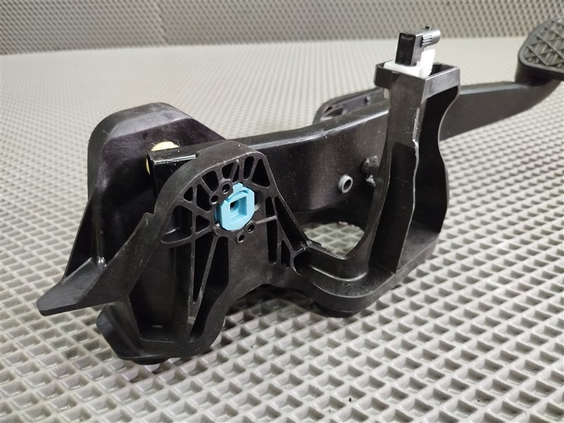 педаль тормоза, 4735 рублей, Санкт-Петербург