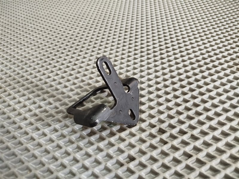 фиксатор капота, 1830 рублей, Санкт-Петербург