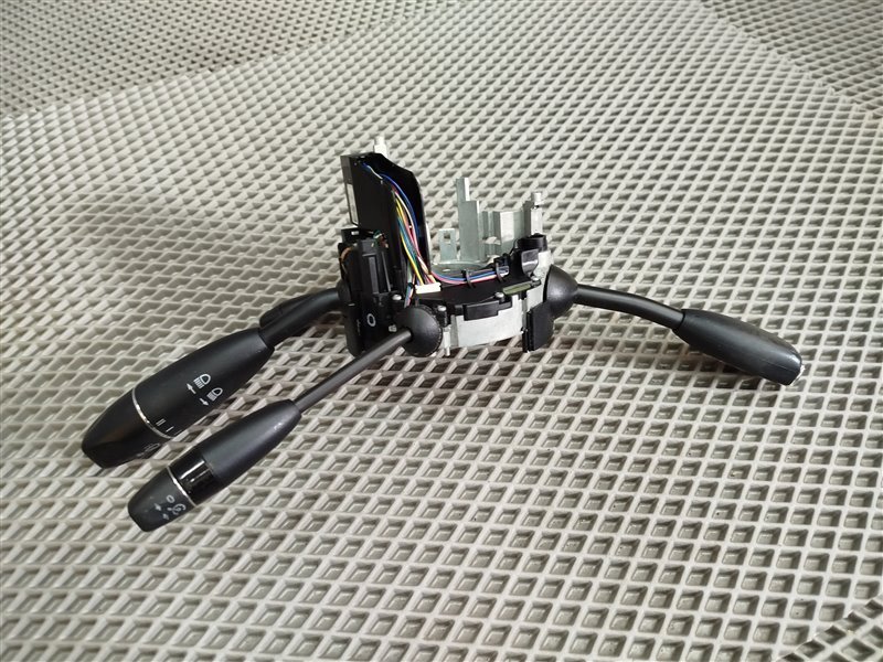 подрулевой переключатель, 2015 рублей, Санкт-Петербург