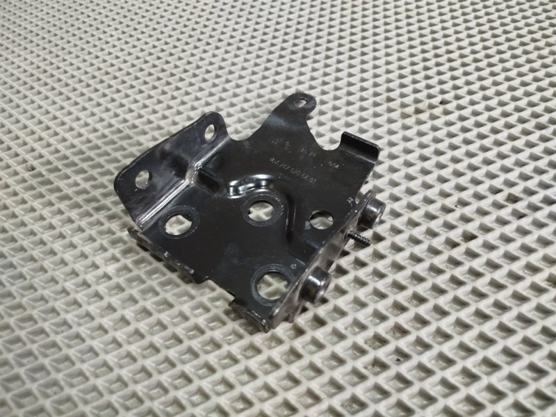 кронштейн решетки радиатора, 3640 рублей, Санкт-Петербург