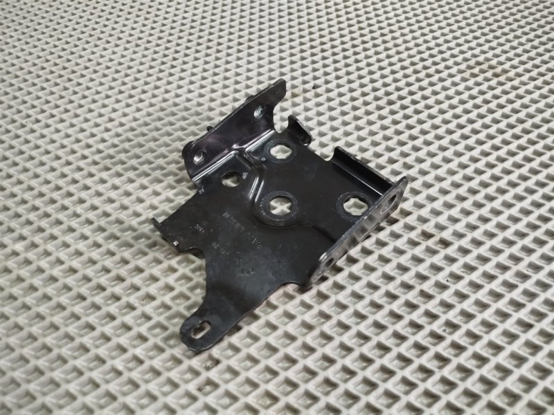 кронштейн решетки радиатора, 3640 рублей, Санкт-Петербург