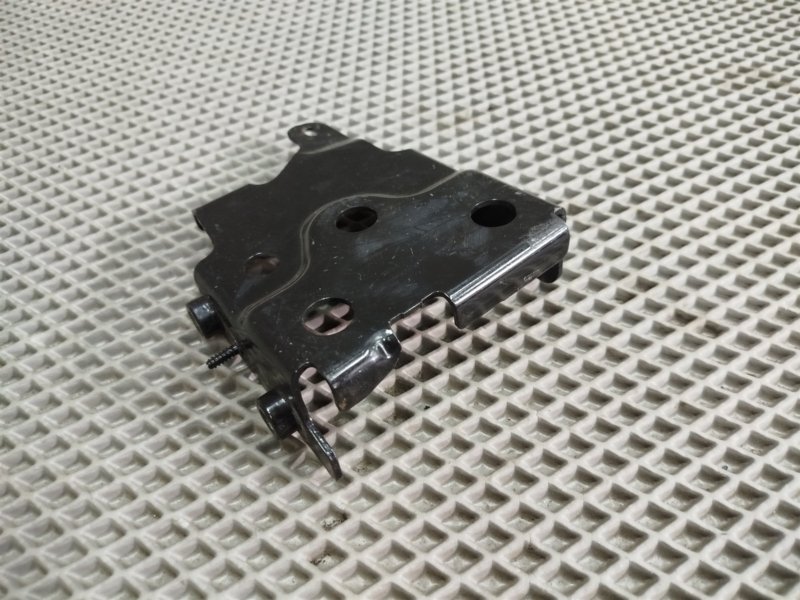 кронштейн решетки радиатора, 3640 рублей, Санкт-Петербург