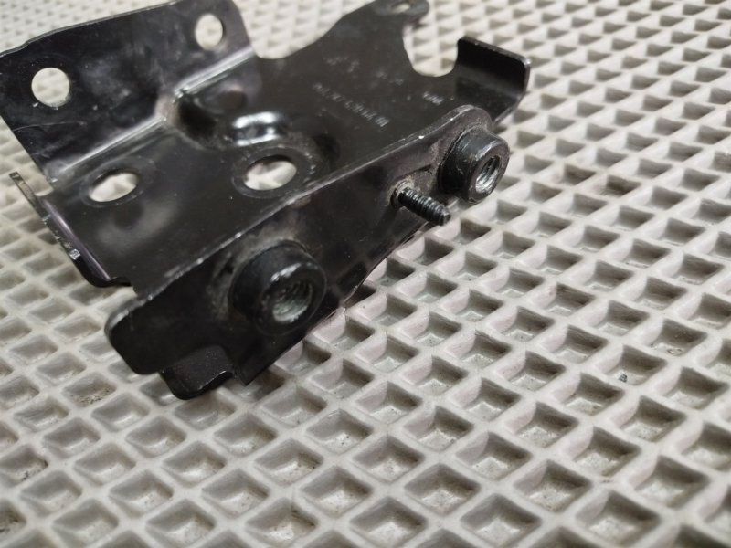 кронштейн решетки радиатора, 3640 рублей, Санкт-Петербург