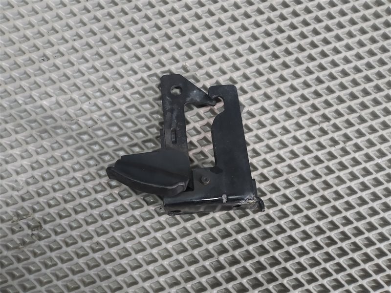 крюк капота, 1415 рублей, Санкт-Петербург