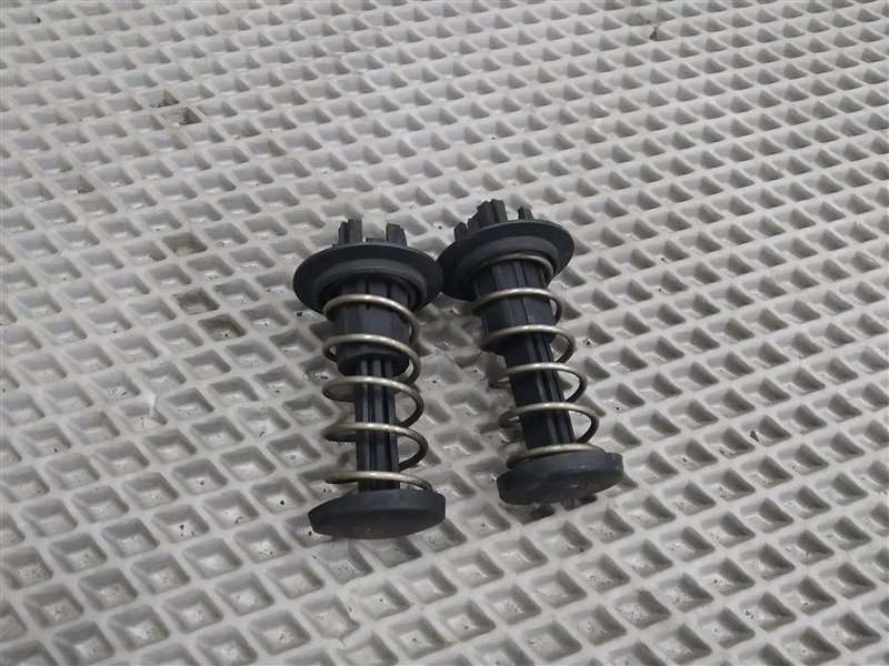 пружина капота, 1840 рублей, Санкт-Петербург