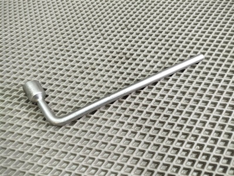 ключ балонный, 935 рублей, Санкт-Петербург