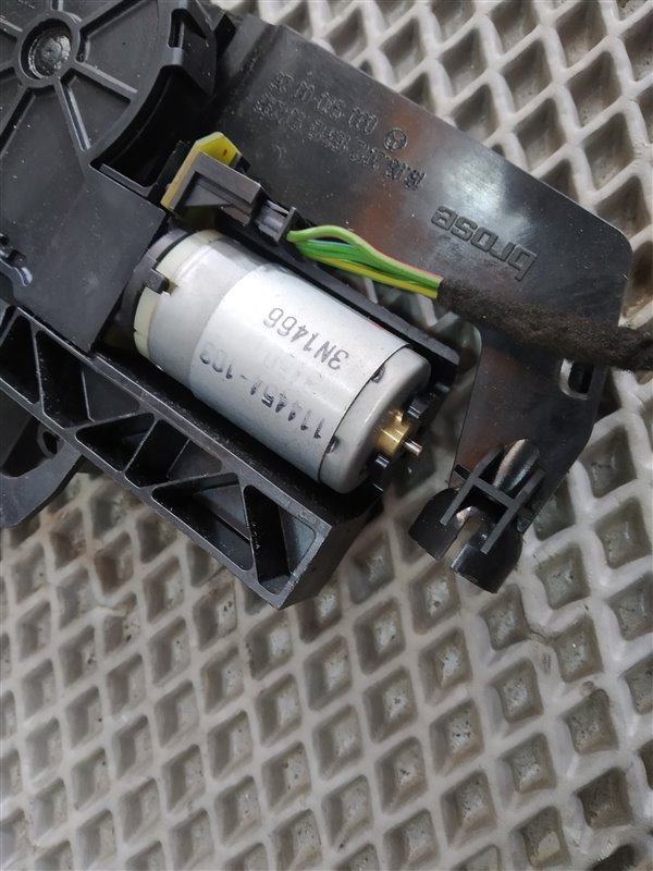 моторчик подголовника, 1415 рублей, Санкт-Петербург