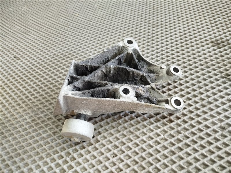 кронштейн двигателя, 2305 рублей, Санкт-Петербург