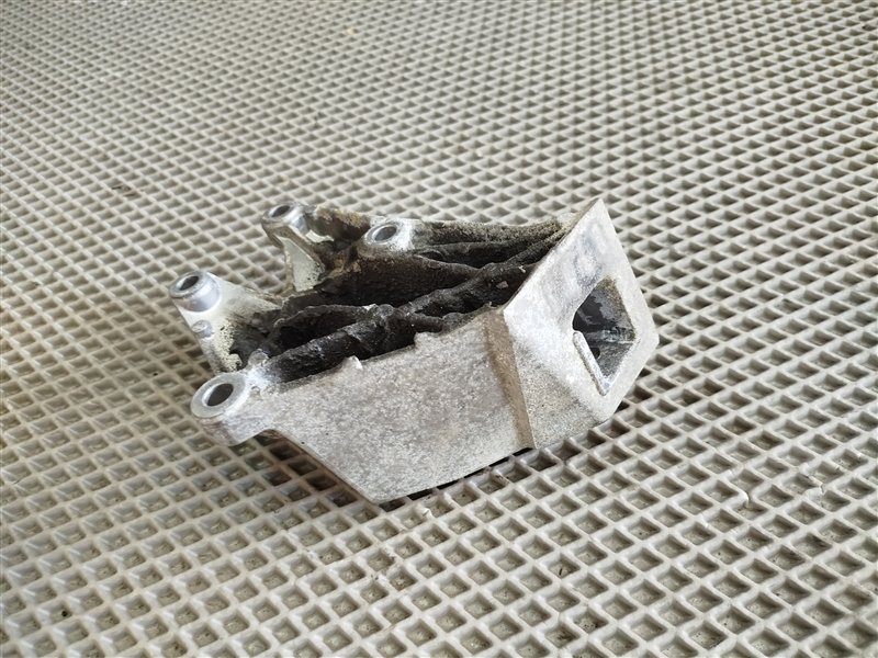 кронштейн двигателя, 2305 рублей, Санкт-Петербург