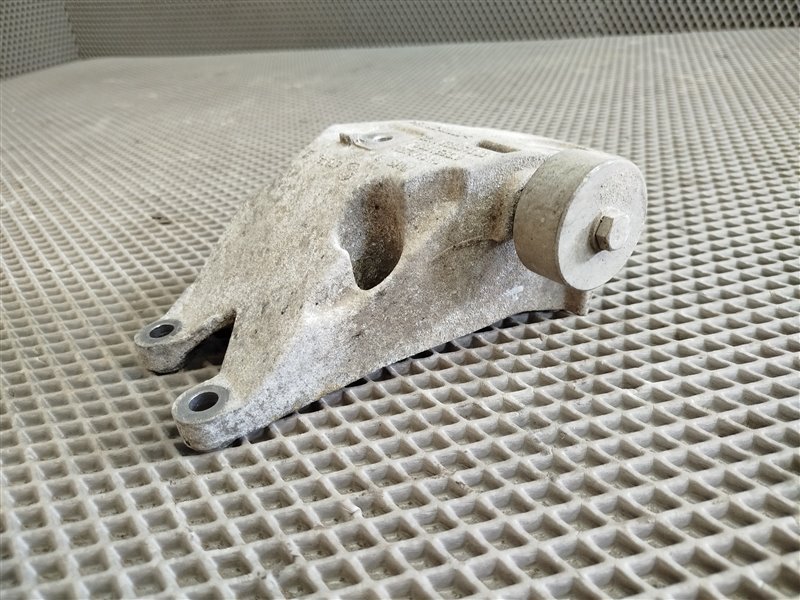 кронштейн двигателя, 2305 рублей, Санкт-Петербург