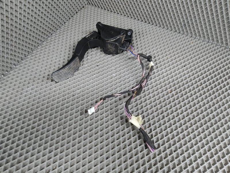 педаль газа, 1850 рублей, Санкт-Петербург